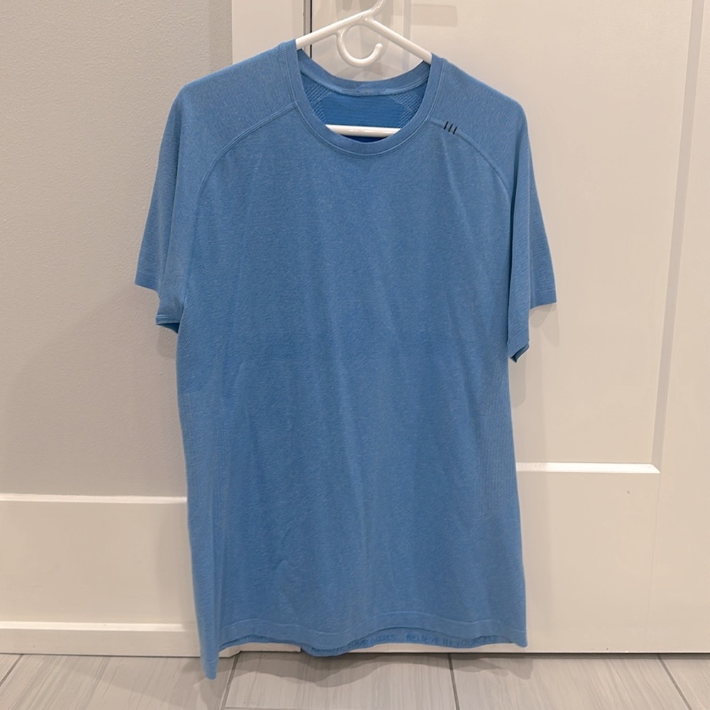LULULEMON Men’s Vent Shirt